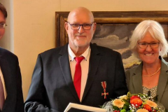 Marc-André-Burgdorf-mit-Theo-und-Agnes-Konken_Foto-Michael-Ruoss_sl-900x350